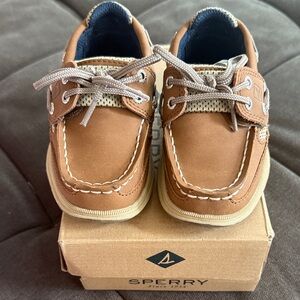 Sperry Tan/Brown Kids Leather Boat Shoes. Size 7 toddler. Never worn.
